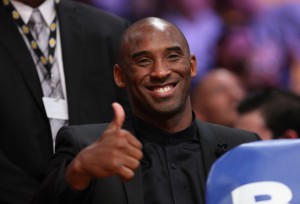 Daumen hoch: Kobe bleibt zwei weitere Jahre in L.A.!
