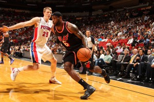 LeBron James schrammte beim Sieg über Detroit nur knapp an einem Triple-Double vorbei (24 Punkte, elf Assists und acht Rebounds).