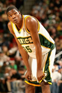 Kevin Durant kam nach einem Jahr (25,8 PPS und 11,1 REB) bei der University of Texas at Austin in die NBA.