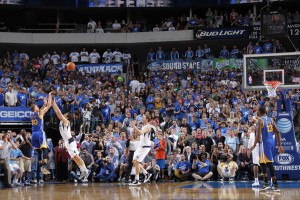 Currys Game-Winner gegen Dallas zum 122:120- Auswärtserfolg seiner Warriors.