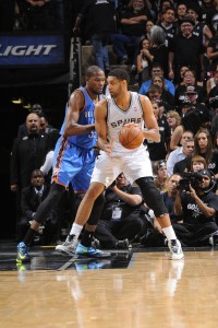 Tim Duncan und die Spurs dominierten in Spiel 1 dank ihrer überragenden Wurfquoten.