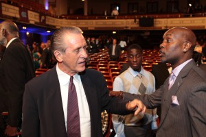 Kritikpunkt? Pat Riley hat Chris Bosh für die nächsten fünf Jahre in Miami gehalten – und zahlt dafür 118 Mio. Dollar!