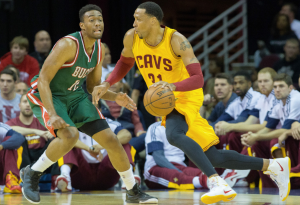 Shawn Marion und Co. behielten gegen die Bucks um Jabarie Parker die Oberhand. (Foto: Getty Images)