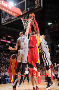 Dwight Howard war nicht zu stoppen und holte 32 Punkte und 16 Rebounds. (Foto: Getty Images)