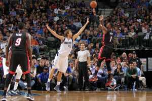 Chris Bosh und seine Heat übertrumpften Dirk Nowitzkis Mavericks. (Foto: Getty Images)