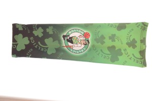 Exklusiv für alle Celtics-Fans: Ein Arm Sleeve im Boston-Design.