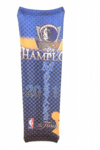 Ein seltener Championship-Armsleeve von den Dallas Mavericks. 
