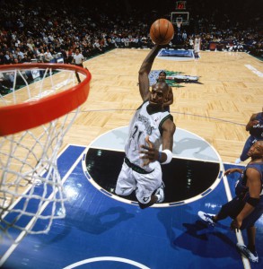 Bild aus vergangenen Tagen: Kevin Garnett im Wolves-Trikot (Foto: Getty Images)