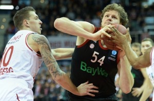 Zwei Gesichter der BBL: Daniel Theis und John Bryant (Foto: Getty Images)