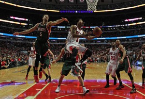 Entscheidender Mann gegen die Bucks: Derrick Rose (Foto: Getty Images)