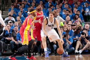 Dirk will seinen Drei-Jahres-Vertrag in Dallas erfüllen (Foto: Getty Images)