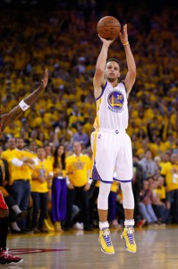 Steph Curry hält den Rekord für die meisten Dreier in einem Playoff-Run (Foto: Getty Images)