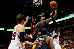 Tristan Thompson holte im ersten Spiel fünf Offensiv-Rebounds Foto: Getty Images)