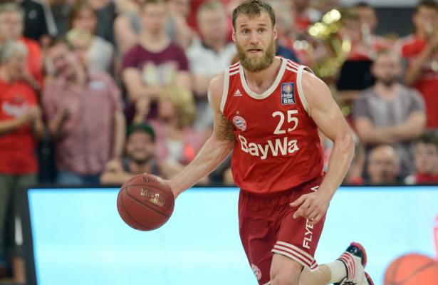 Anton Gavel