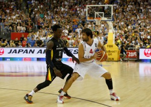 Gegen die Point-Guard-Elite um Milos Teodosic zeigte Dennis, wie gut er ist (Foto: Getty Images)