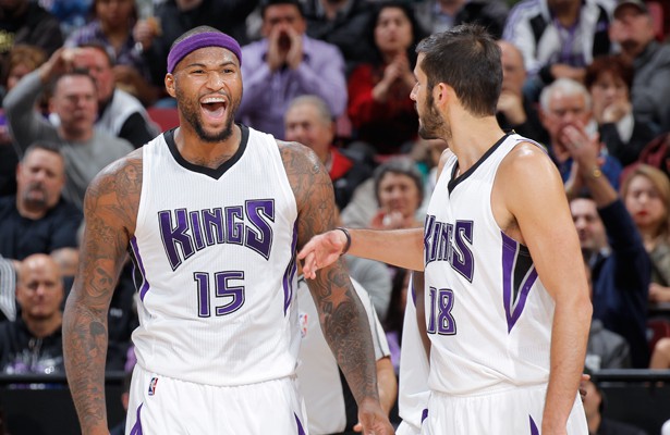 DeMarcus Cousins von den Sacramento Kings bejubelt einen Korb.