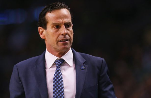 Kenny Atkinson, Assistant Coach der Atlanta Hawks, in einer Auszeit.