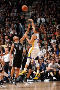 SAN ANTONIO, TX - APRIL 10: Stephen Curry #30 of the Golden State Warriors shoots the ball during the game against the San Antonio Spurs on April 10, 2016 at the AT&T Center in San Antonio, Texas. NOTE TO USER: User expressly acknowledges and agrees that, by downloading and or using this photograph, user is consenting to the terms and conditions of the Getty Images License Agreement. Mandatory Copyright Notice: Copyright 2016 NBAE (Photos by Noah Graham/NBAE via Getty Images)