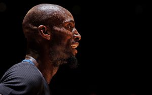 Kevin Garnett bei seiner Vorstellung vor einem NBA-Spiel seiner Minnesota Timberwolves.