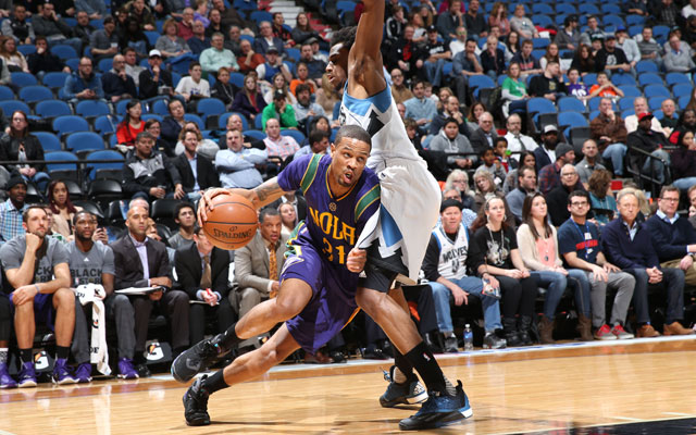 Bryce Dejean-Jones von den New Orleans Pelicans im Duell mit Andrew Wiggins von den Minnesota Timberwolves.