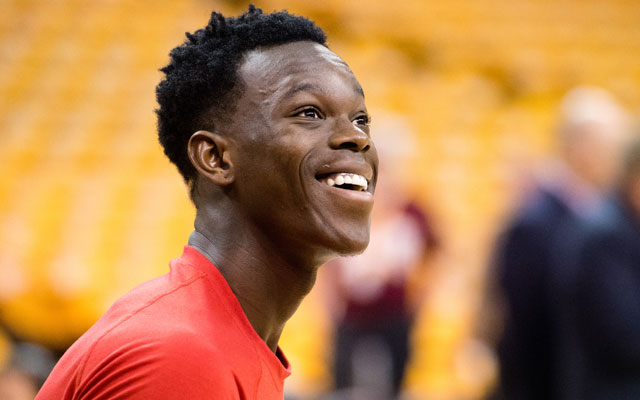 Dennis Schröder wärmt sich vor dem NBA-Spiel seiner Atlanta Hawks gegen die Cleveland Cavaliers auf.