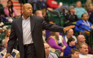 Nick van Exel gibt seinem Team Anweisungen.