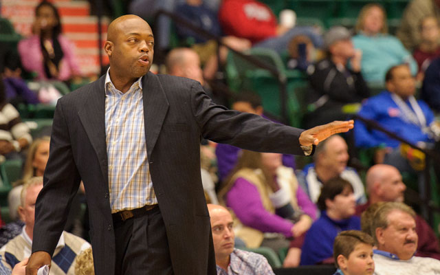 Nick van Exel gibt seinem Team Anweisungen.