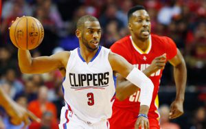 Die NBA-Spieler Chris Paul und Dwight Howard im direkten Duell.