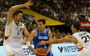 Tibor Pleiß und Paul Zipser verteidigten scon bei der EM 2015 gemeinsam (Foto: Getty Images)