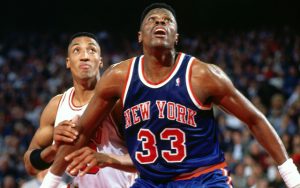 Patrick Ewing beim Kampf um den Rebound gegen Scottie Pippen (Foto: Getty Images). 