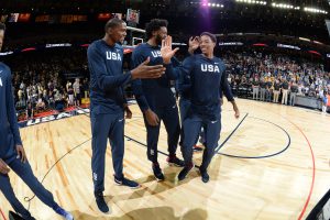 DeMar DeRozan und Kevin Durant klaschen einander ab (Getty Images)