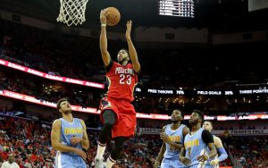 Anthony Davis legt 50 Punkte, 16 Rebounds, 7 Steals, 5 Assists und 4 Blocks auf. Solche Zahlen gab es noch nie (Foto: Getty Images).