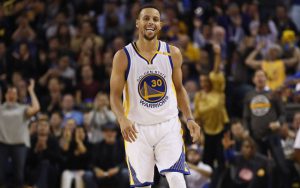Stephen Curry hat es geschafft! 13 Dreier, der Dreier-Rekord gehört ihm alleine (Foto: Getty Images). 
