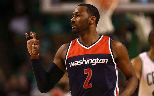 John Wall von den Washington Wizards bejubelt in einem NBA-Spiel einen Korb seines Teams.