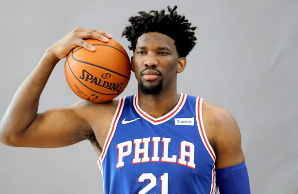 Joel Embiid von den Philadelphia 76ers beim Fotoshooting vor der neuen NBA-Saison.