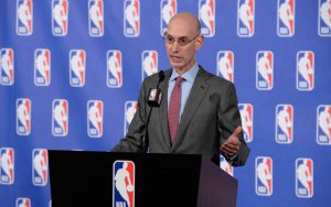 NBA-Comissioner Adam Silver bei einer Pressekonferenz.