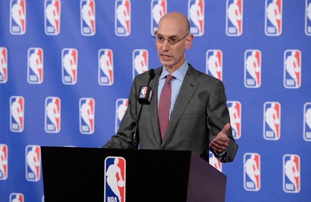 NBA-Comissioner Adam Silver bei einer Pressekonferenz.