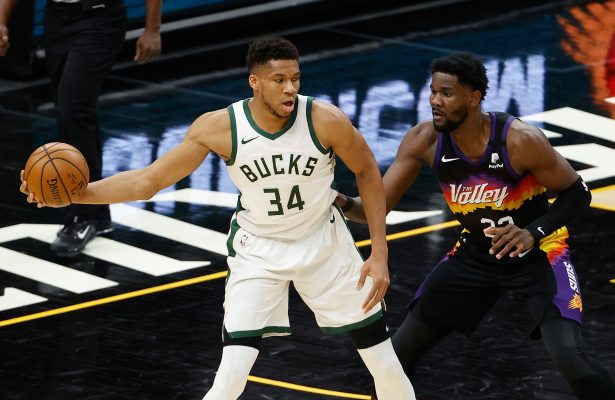 Giannis Ayton
