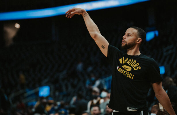 Der vierfache NBA Champion Stephen Curry ist bester MErchandise-Verkäufer bei NBA-Fans in Deutschland.