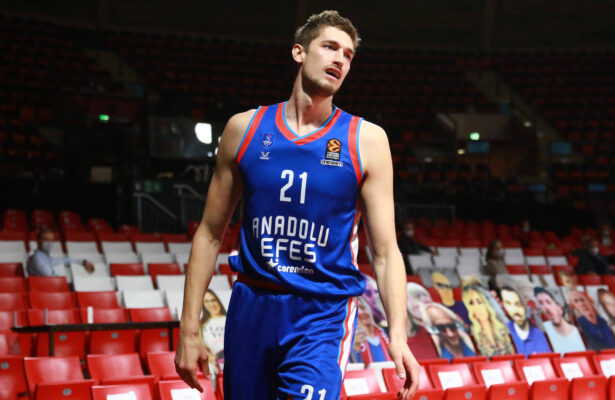 Tibor Pleiß verpasst die Basketball Europameisterschaft 2022 verletzungsbedingt.